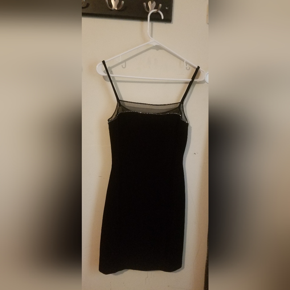 VELVET BLACK DRESS!! - Picture 5 of 5